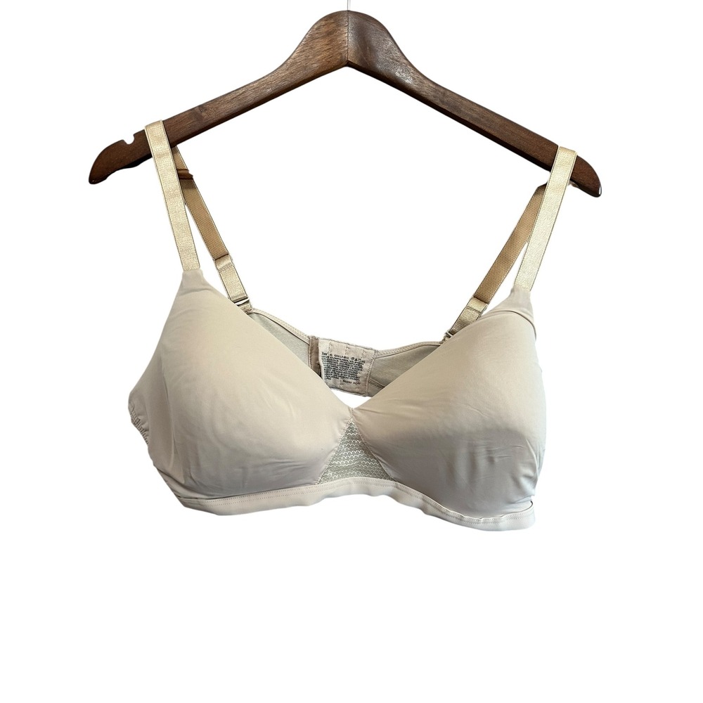 Hanes Women's Wireless Smoothing ComfortFlex Fit Bra Beige Size XL G521 / H621